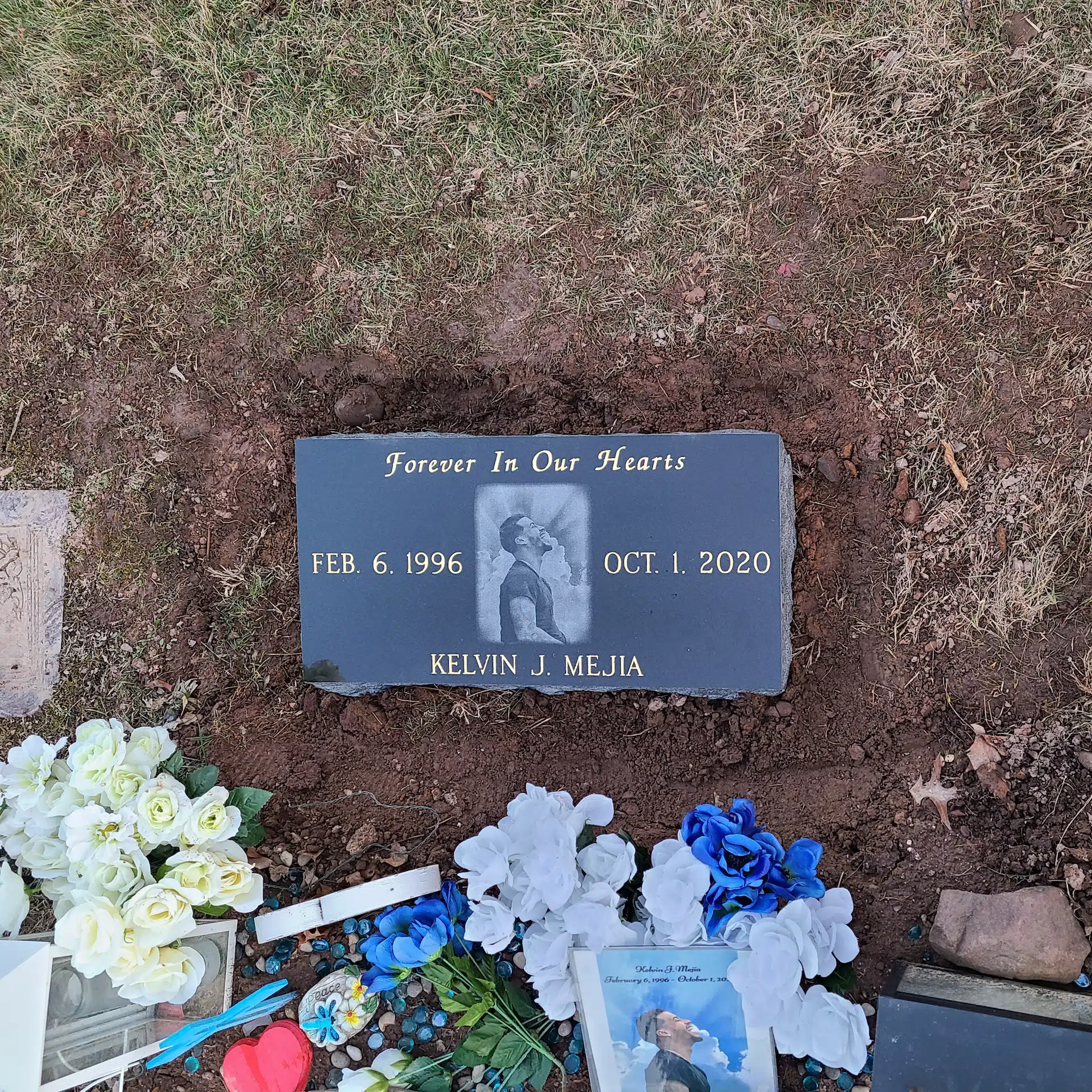 Grave marker hand-carved by NJ Grave Markers in New Jersey NJ — image 4